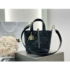 디올 뚜쥬르 버티컬 토트백 블랙 16*18*12