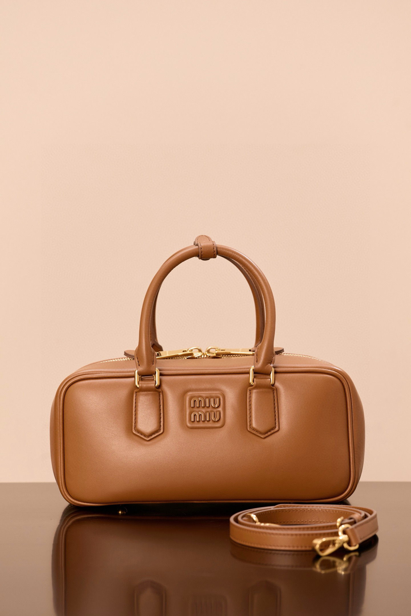 미우 미우 아르카디 가죽 토트백 - 코냑 27*12*9 