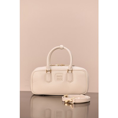 미우 미우 아르카디 레더 미니백 초크 화이트 27*12*9 