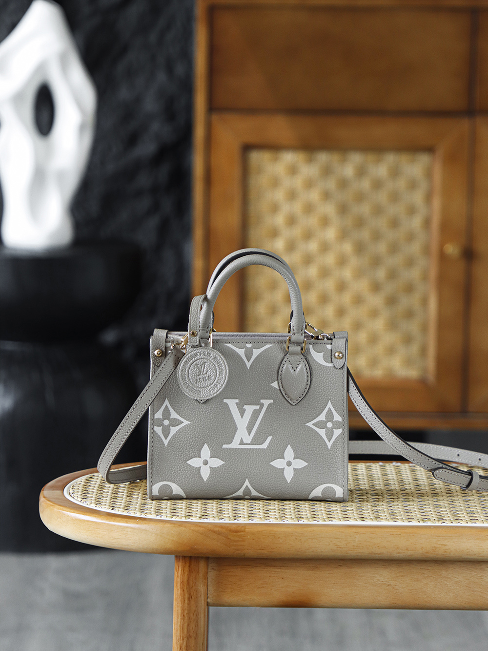 루이비통 온더고 BB M47054 18*15*8.5