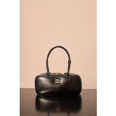 미우 미우 블랙 나플락 유광 페이던트 보백 스몰 토트백 겸 숄더백 28*12*9 1050