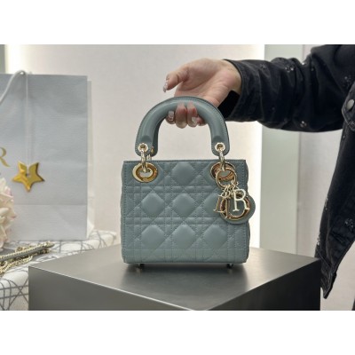 디올 레이디 백 스카이 17*15*7