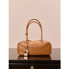 미우 미우 레더 보 스몰 백 꼬냑 28*11.5*8 1050