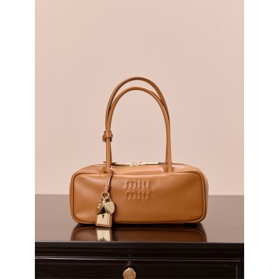 미우 미우 레더 보 스몰 백 꼬냑 28*11.5*8 1050