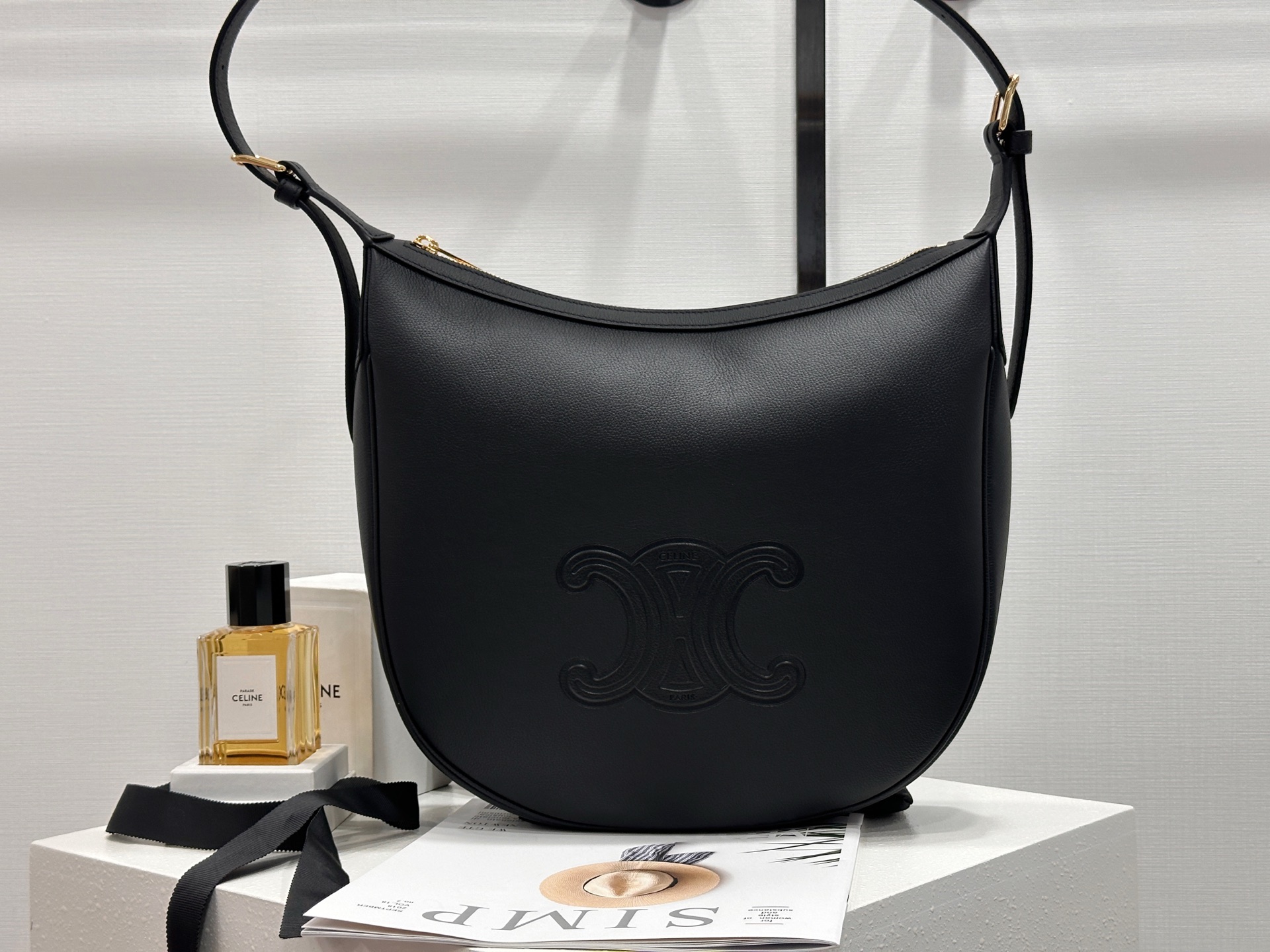 셀린느 엘로이즈백 미디움 블랙 114713 30*28.5*8  1100