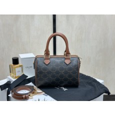 셀린느 트리옹프 보스턴 백 스몰 197582 20*15.5*10.5  720