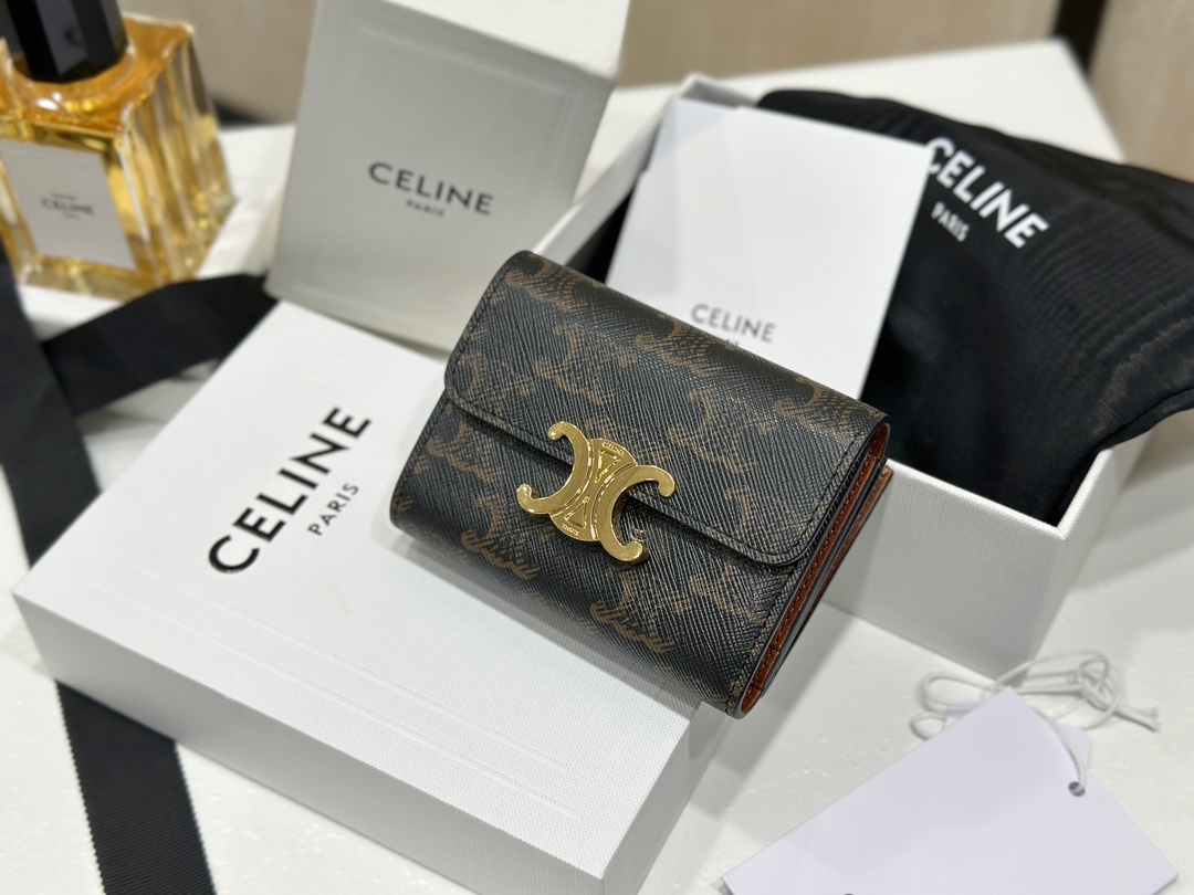 셀린느 트리옹프 코인 컴팩트 월렛 반지갑 101652 10*7.5*3  450