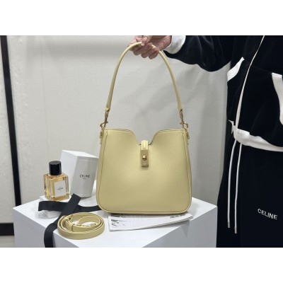 셀린느 까미유 16 소프트백 스몰 옐로우 120693 24.5*21.5*5  1100