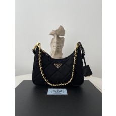 프라다 리나일론 퀄팅 숄더백 블랙 1BC204 22*18*6 78