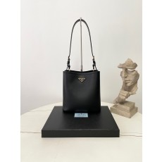 프라다 레더 숄더백  블랙 1BE080 21.5*22.5*13 