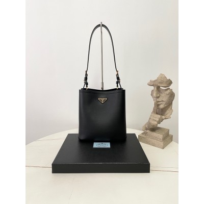 프라다 레더 숄더백  블랙 1BE080 21.5*22.5*13 