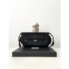 프라다 바이커백  미디움 블랙 2VH994 27*15.5*14 