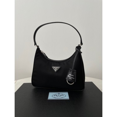 프라다 리나일론 미니 호보백  블랙  1NE204 23*17*6 