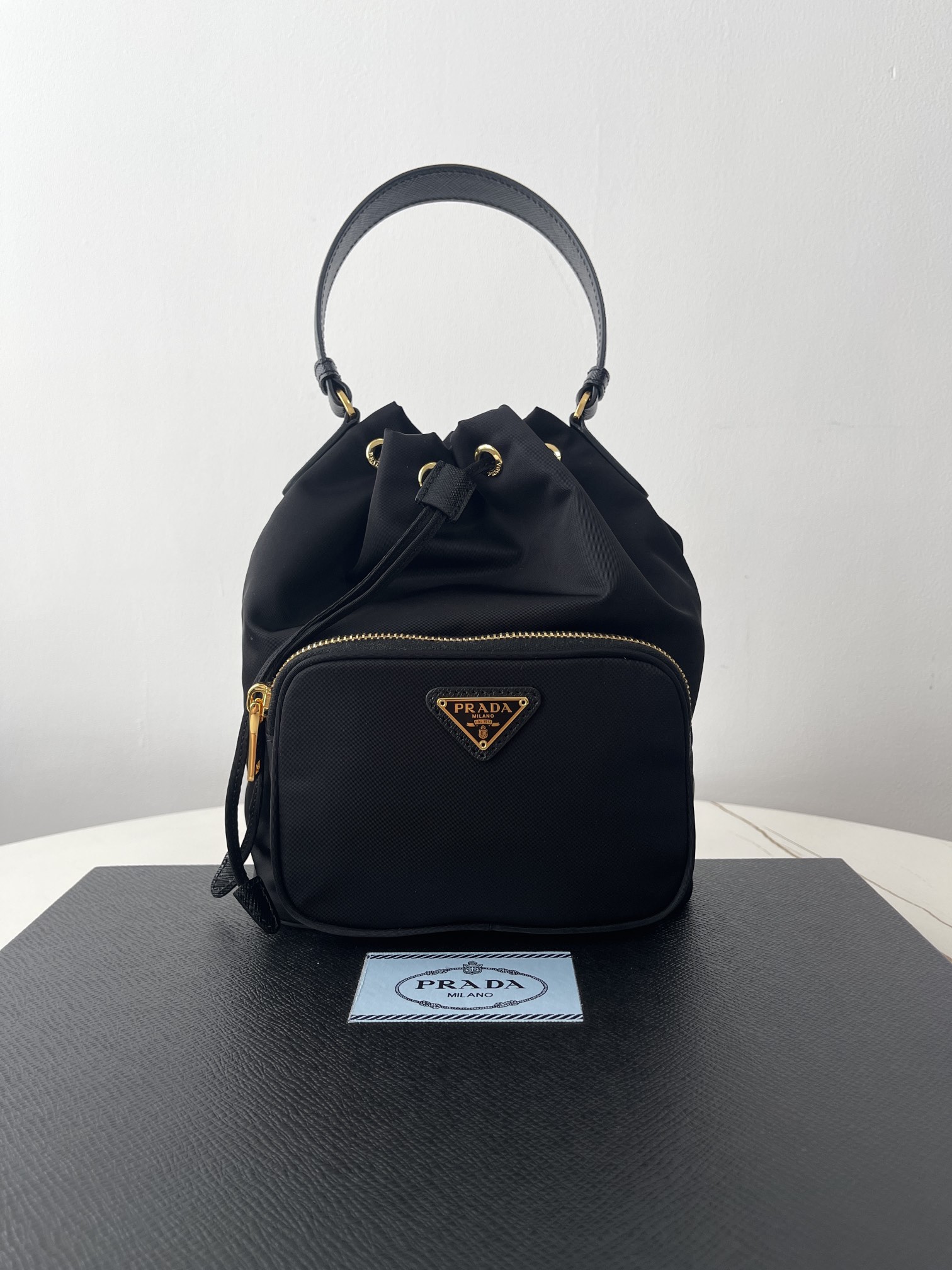 프라다 듀엣 리나일론 버킷 백 블랙 1BH038 18*23*12 