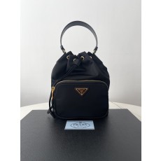 프라다 듀엣 리나일론 버킷 백 블랙 1BH038 18*23*12 
