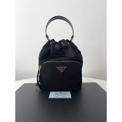 프라다 듀엣 리나일론 버킷 백 블랙 1BH038 18*23*12 