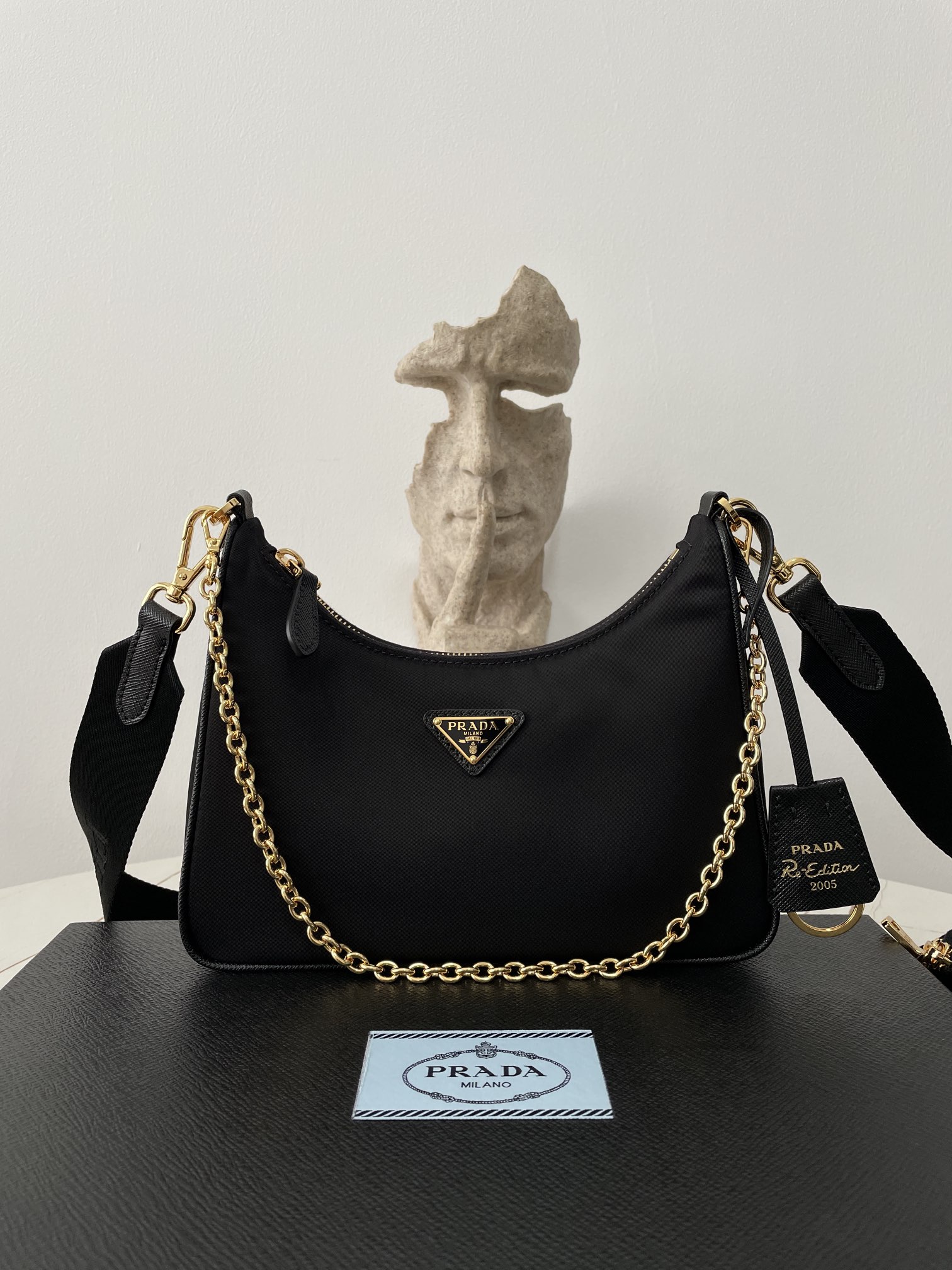 프라다 2005 리나일론 숄더백 금장 블랙 1BH204 23*17*6  