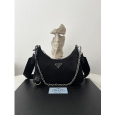 프라다 2005 리나일론 숄더백 은장  블랙 1BH204 23*17*6  