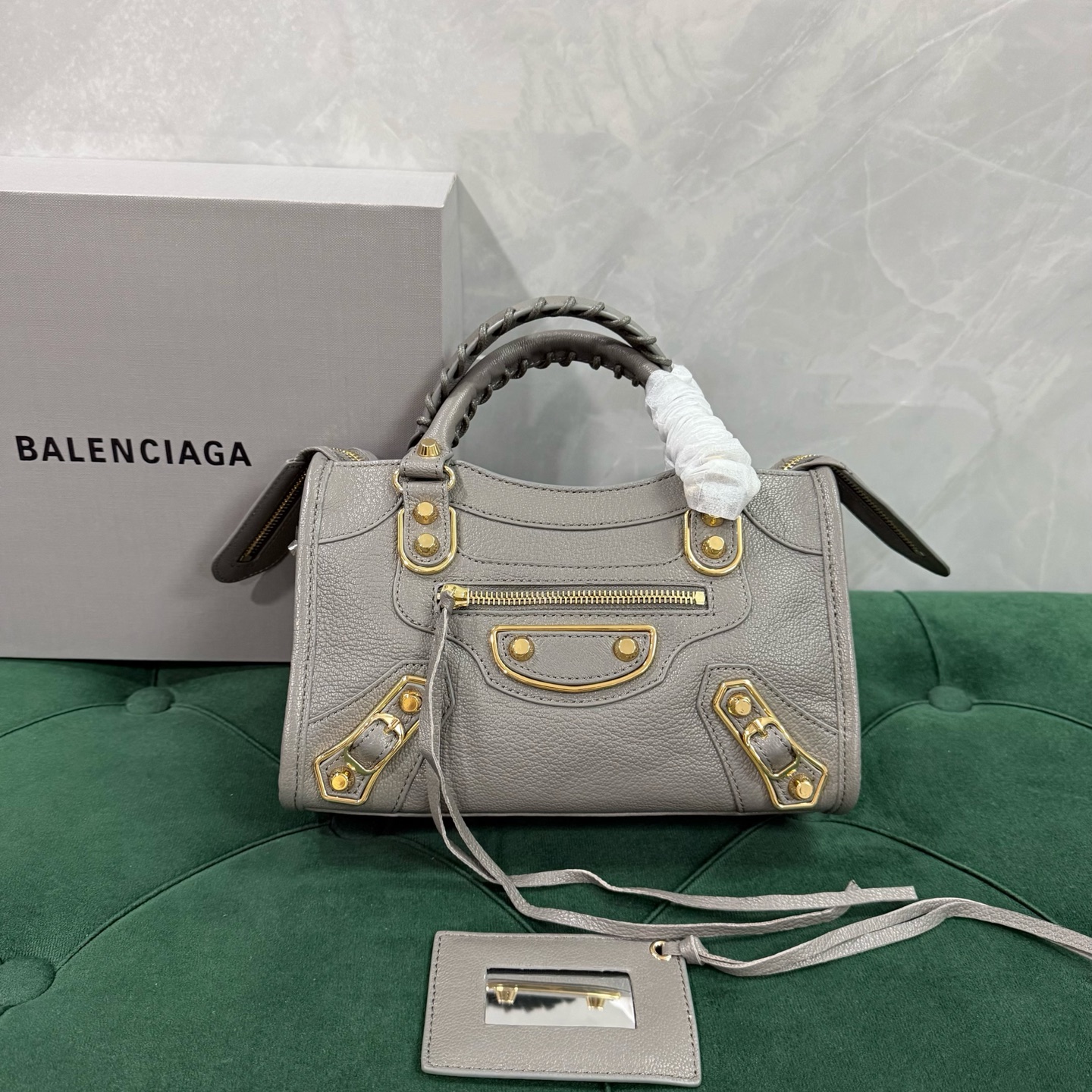 발렌시아가 메탈릭 엣지 시티 백  미니 그레이 24*16*9