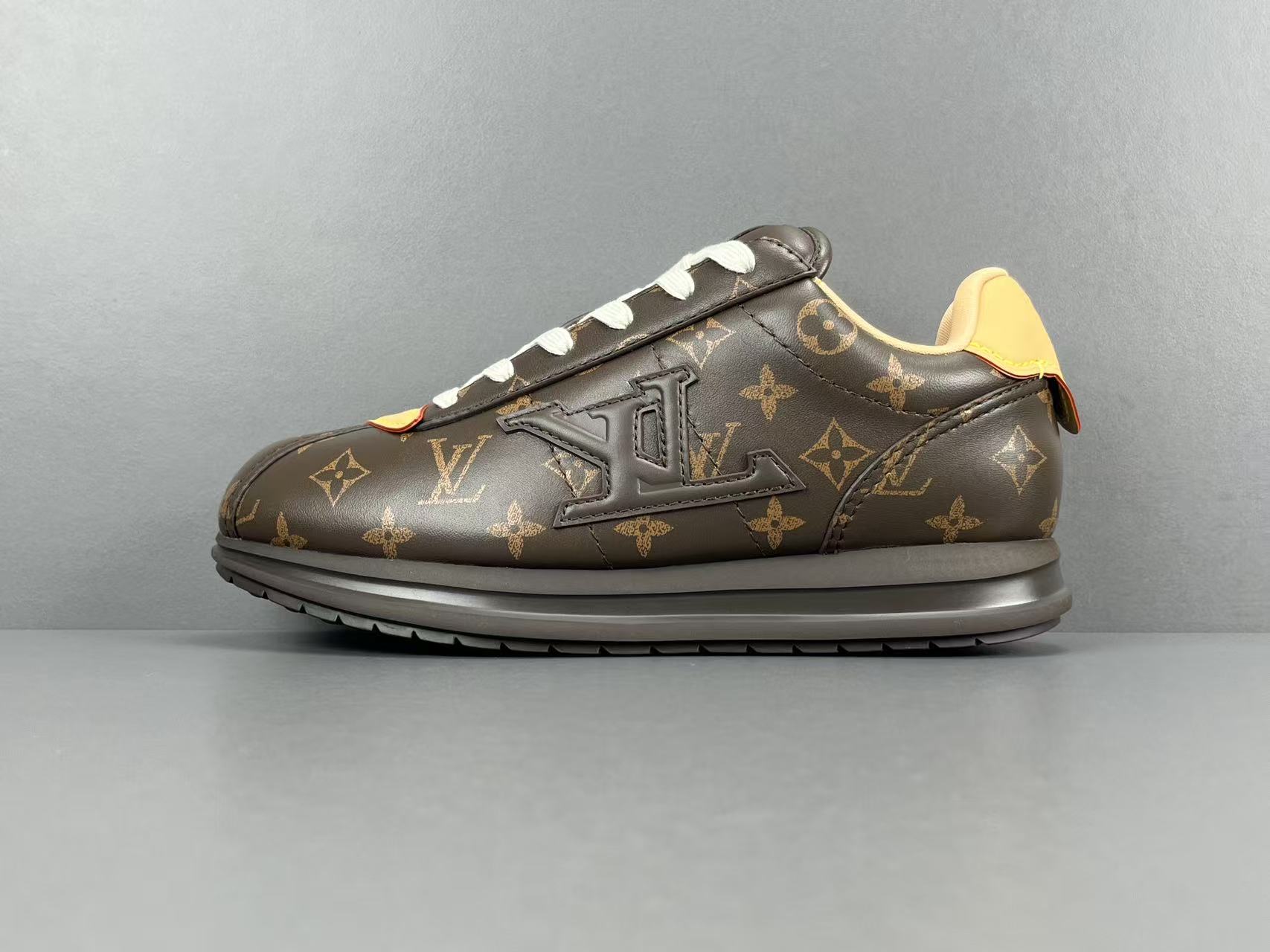 루이비통 LV 버터소프트 스니커즈 모노그램 1AIKVB