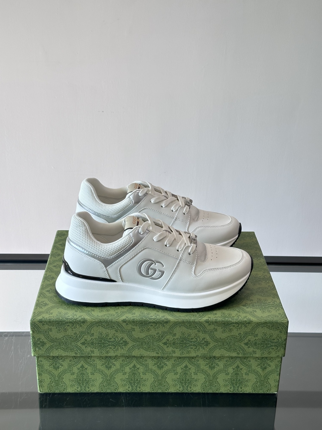구찌 GG 스니커즈 