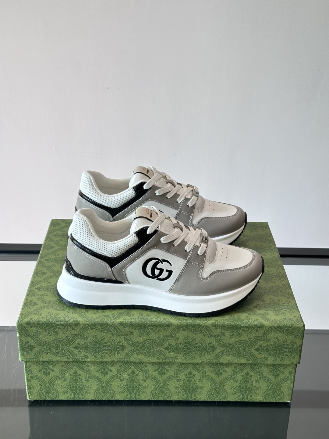 구찌 GG 스니커즈 