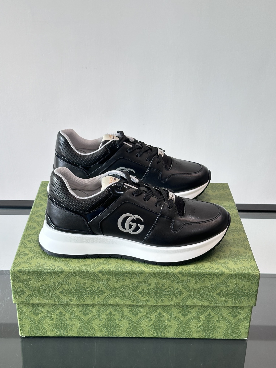 구찌 GG 스니커즈 
