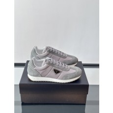 프라다 프랙스 스웨이드 스니커즈  