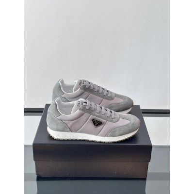 프라다 프랙스 스웨이드 스니커즈  