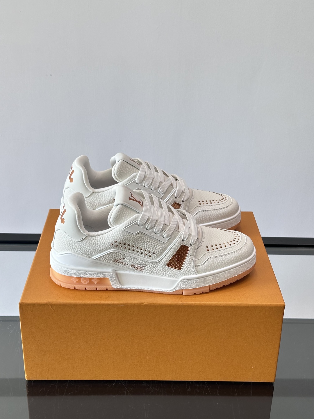 루이비통 로우 트레이너 스니커즈 