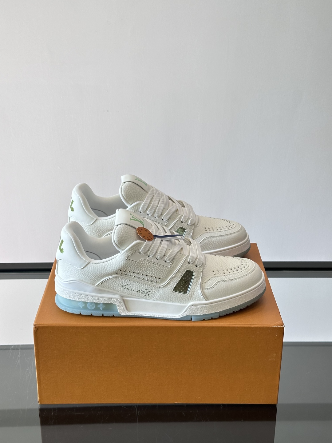 루이비통 로우 트레이너 스니커즈 