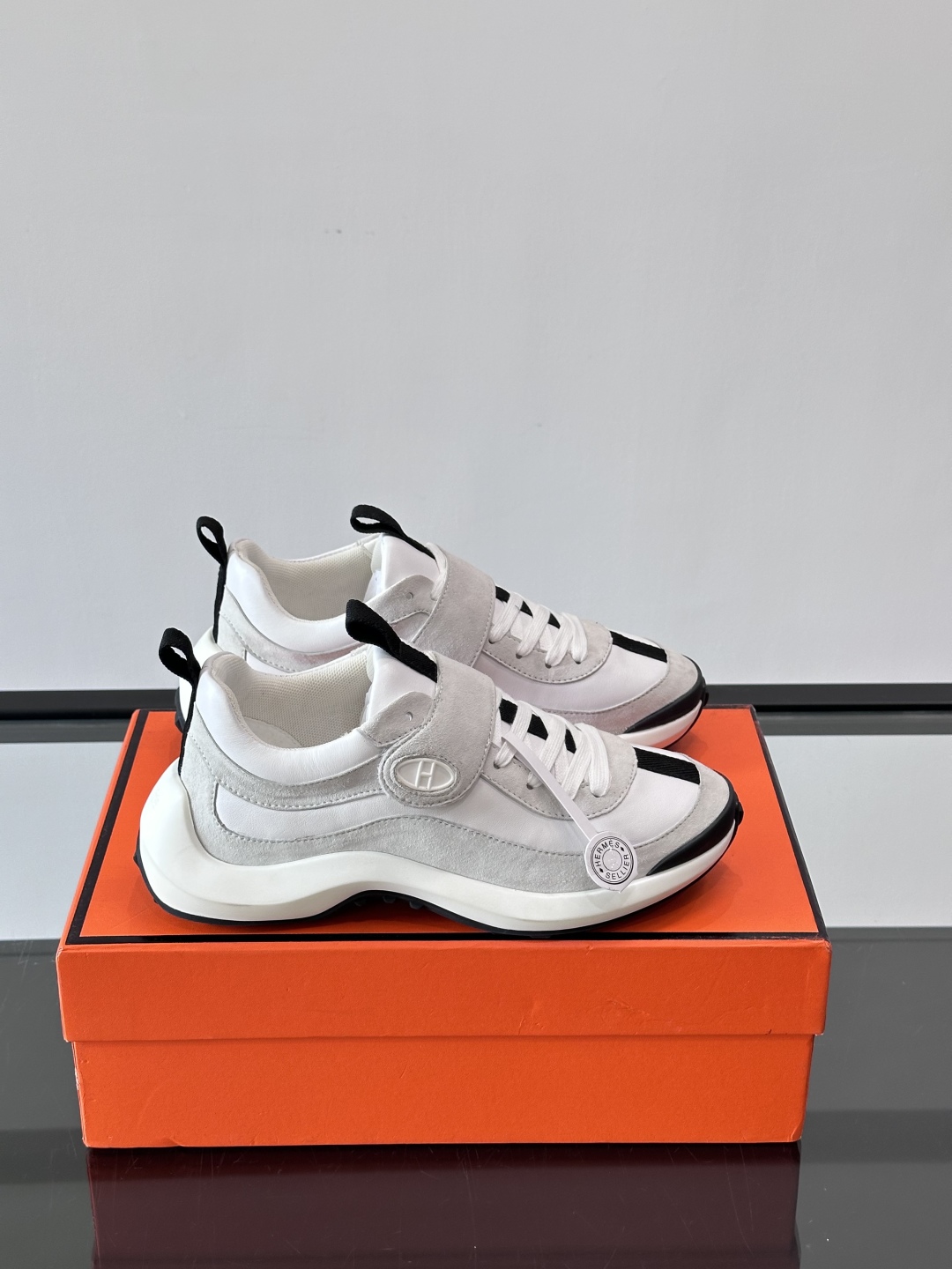 에르메스 루프 스니커즈 화이트 