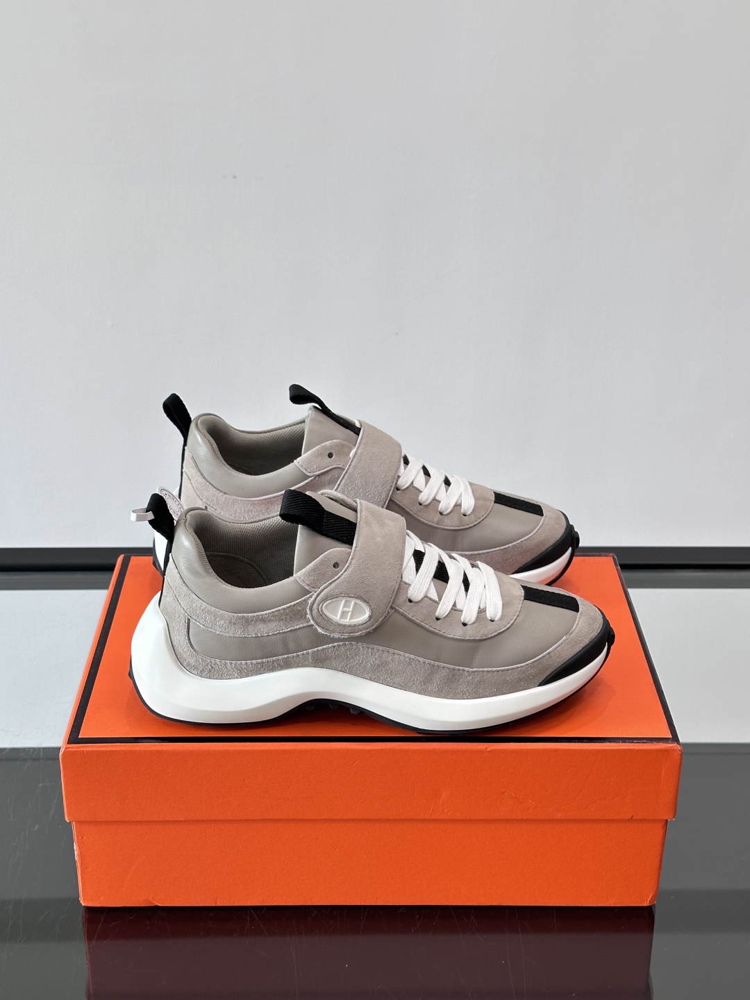 에르메스 루프 스니커즈 그레이 
