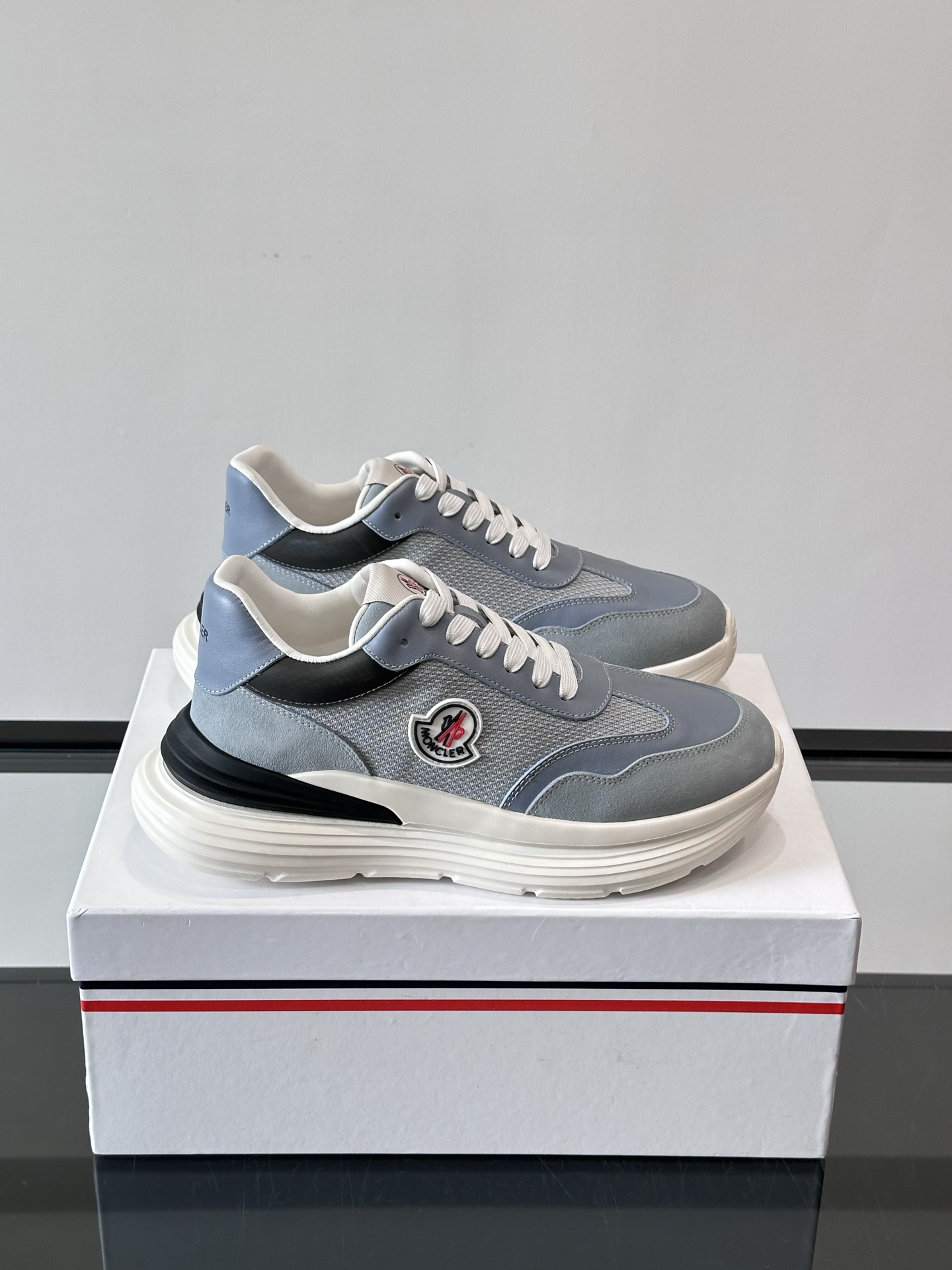 몽클레어 스니커즈 