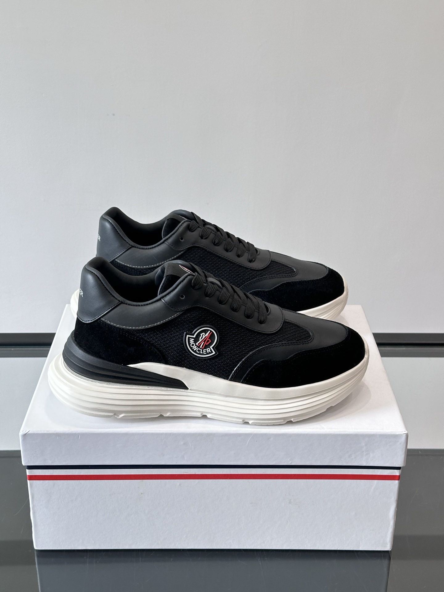 몽클레어 스니커즈 