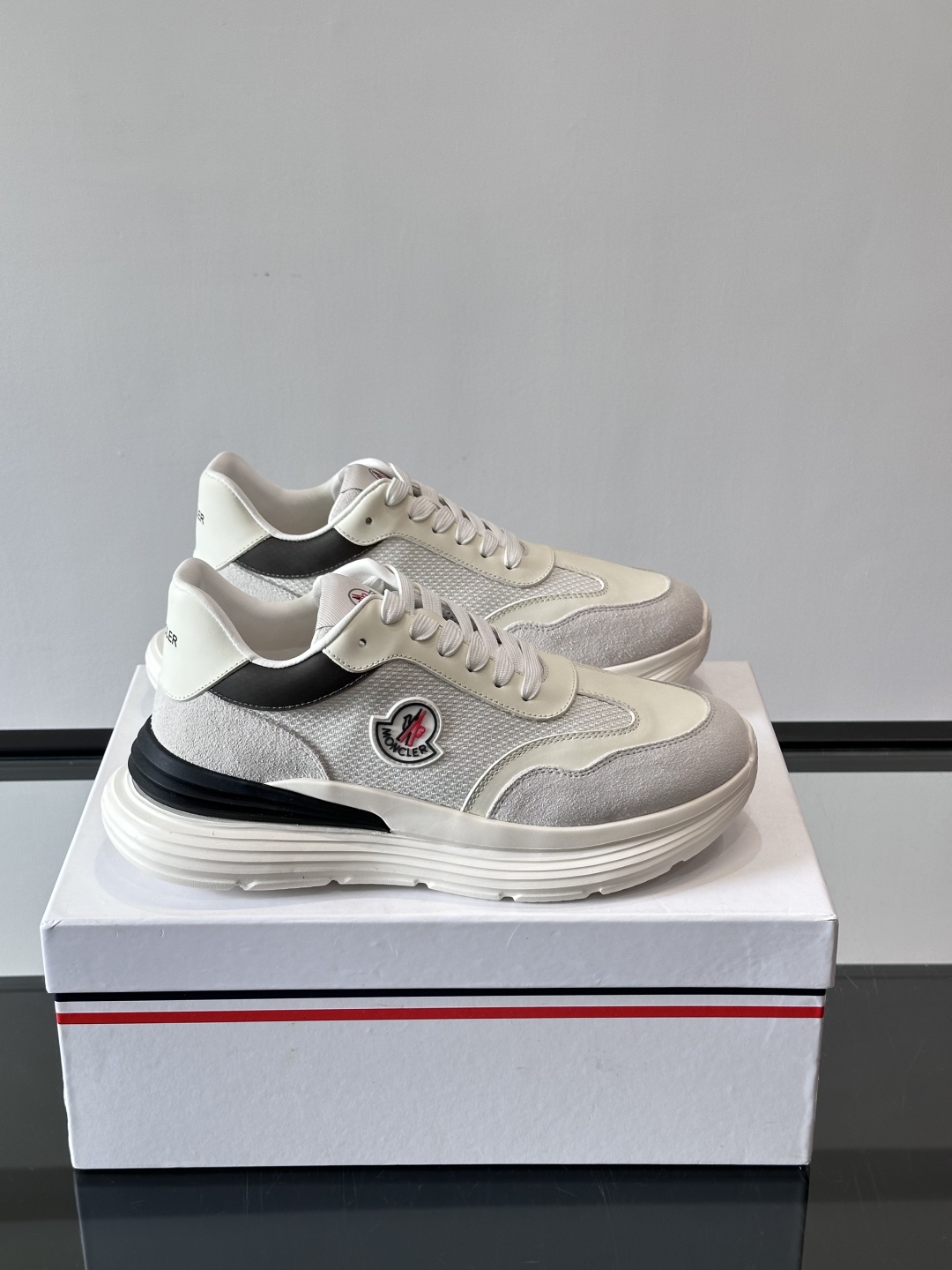 몽클레어 스니커즈 