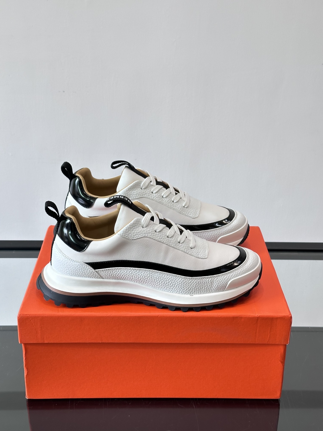 에르메스 바운싱 스니커즈 