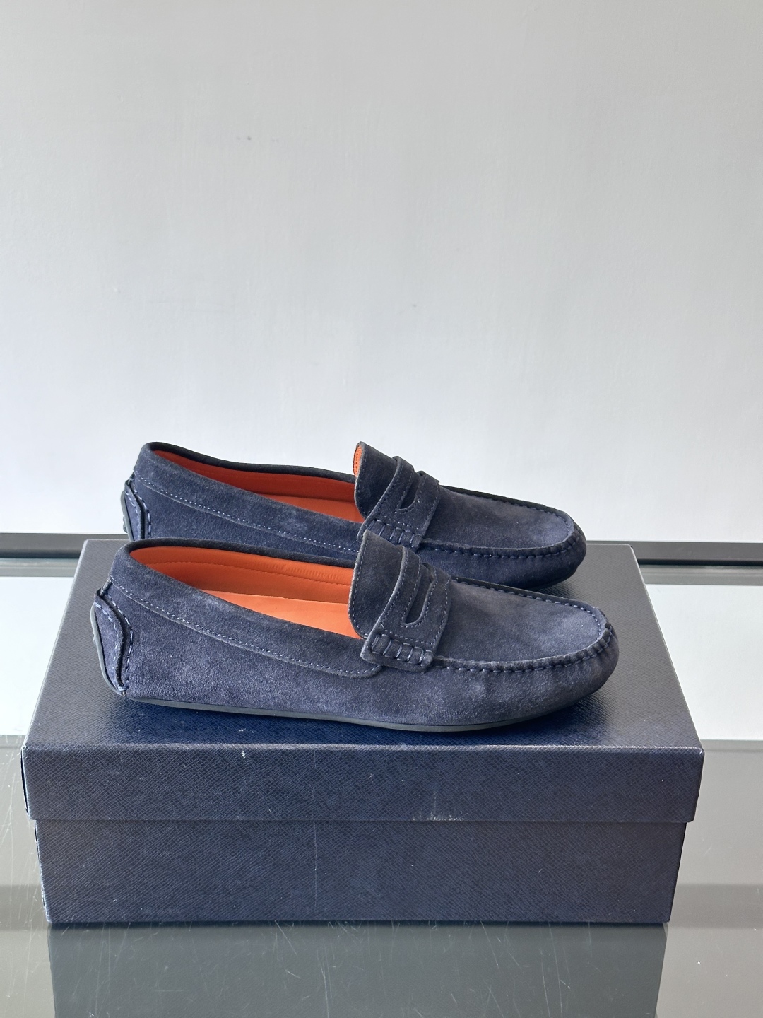 프라다 남성 스웨이드 로퍼 