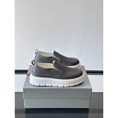 프라다 슬립온 그레이 