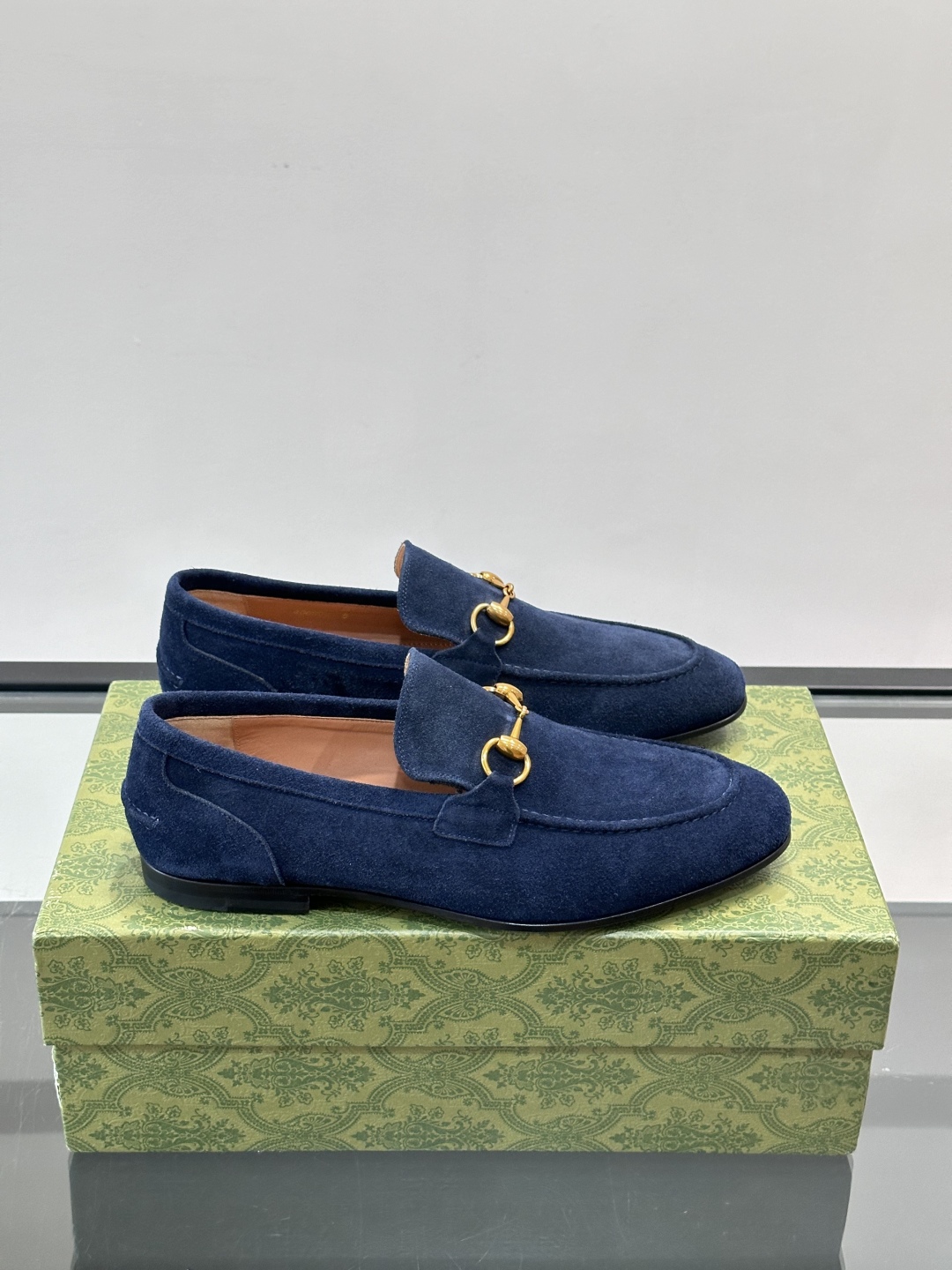 구찌 조던 스웨이드 로퍼 블루  