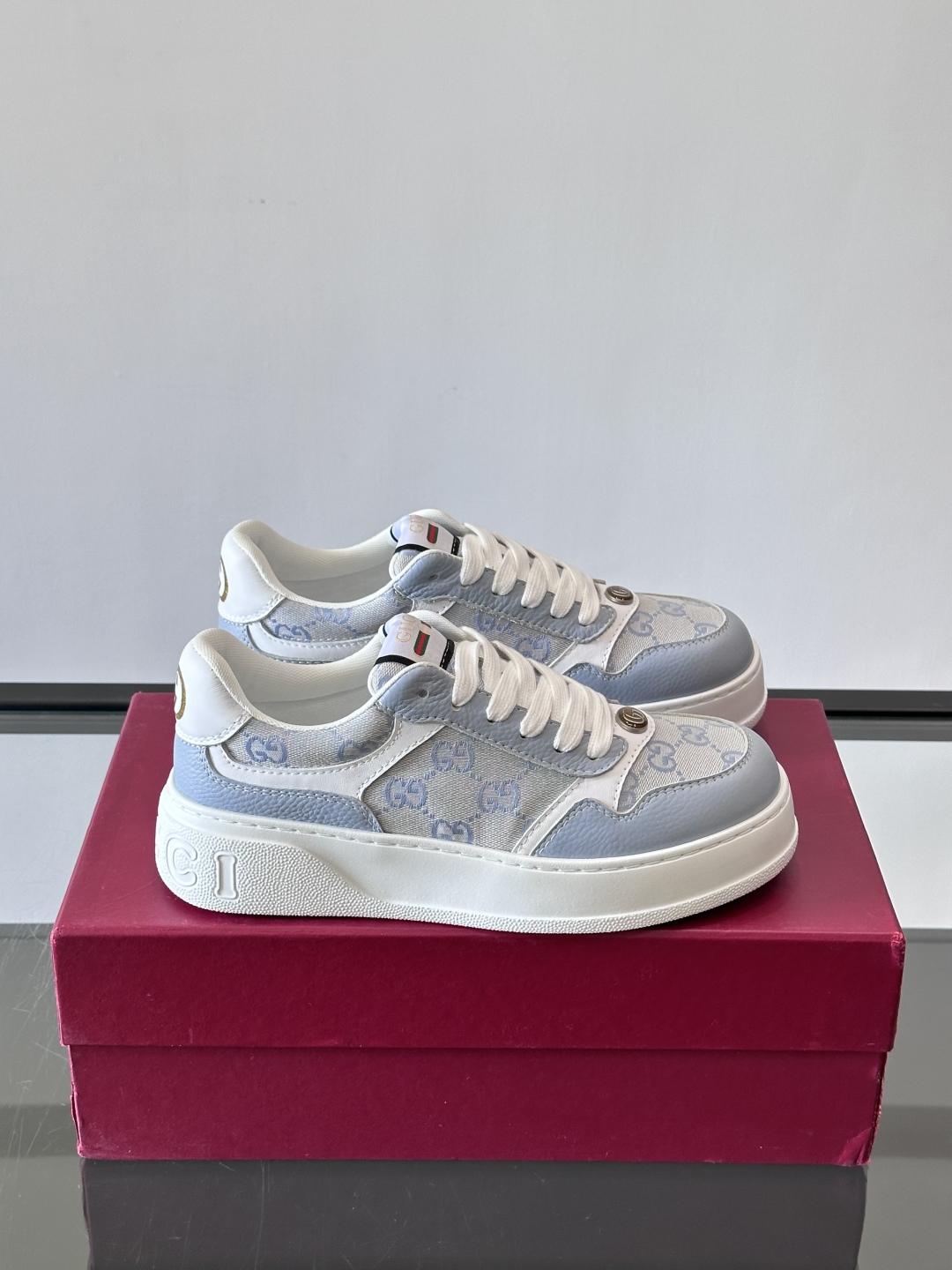 구찌 GG 리웹 스니커즈 