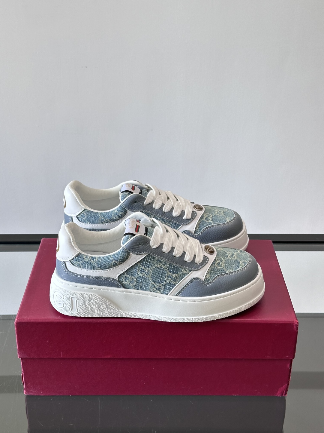 구찌 GG 리웹 스니커즈 