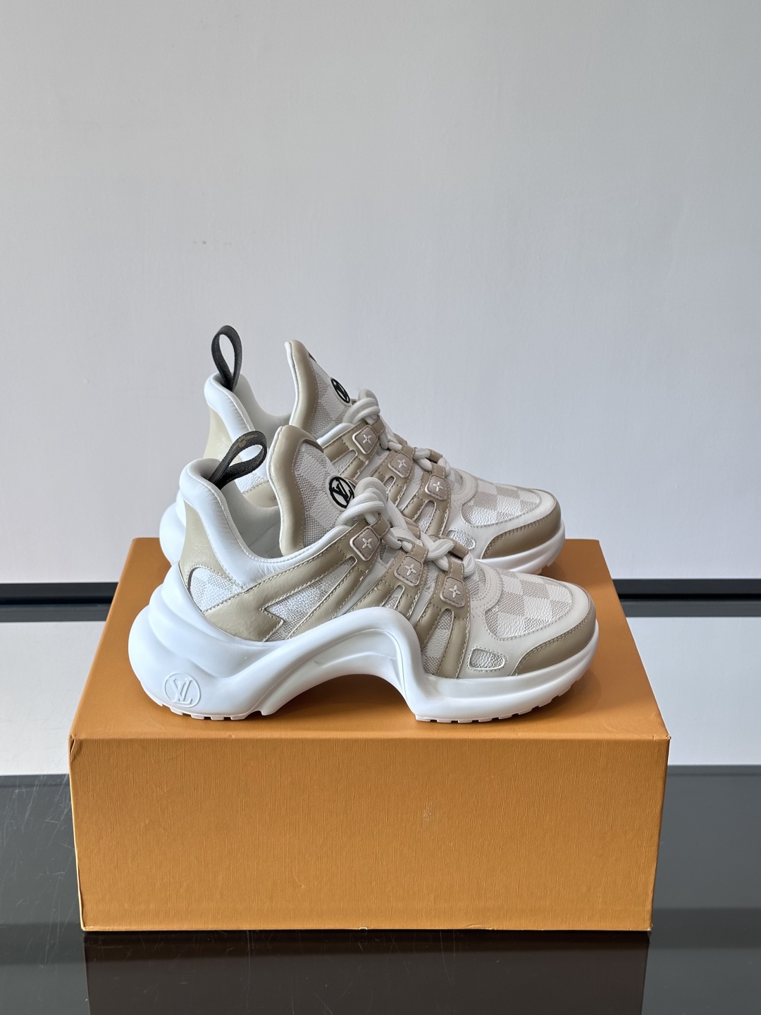 루이비통 아치라이트 