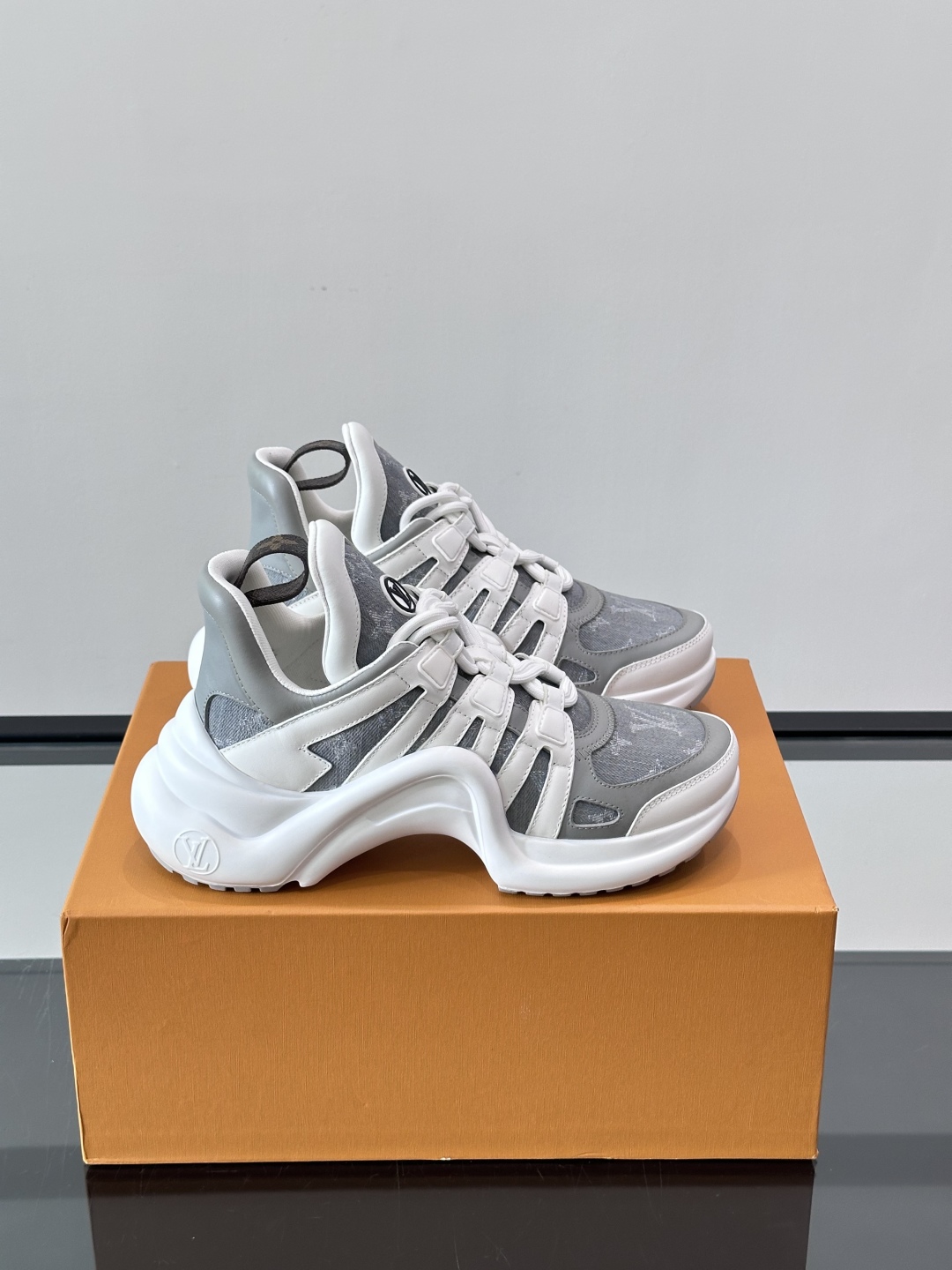 루이비통 아치라이트 