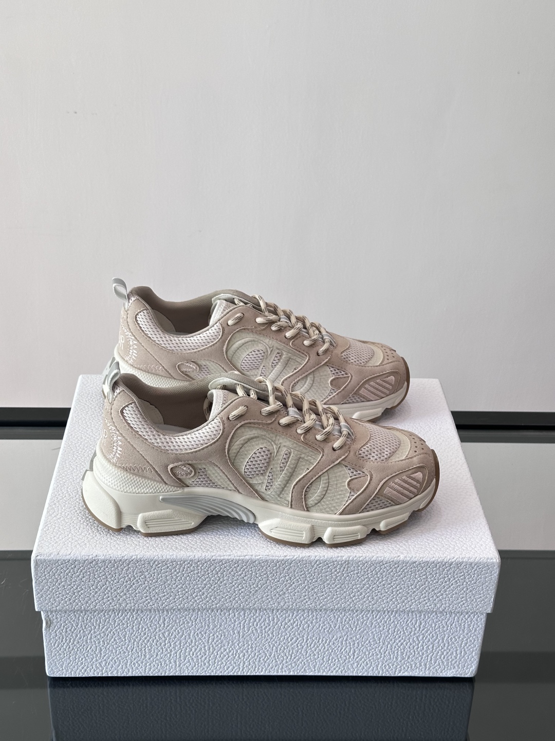 디올 크로노 스니커즈 핑크실버 