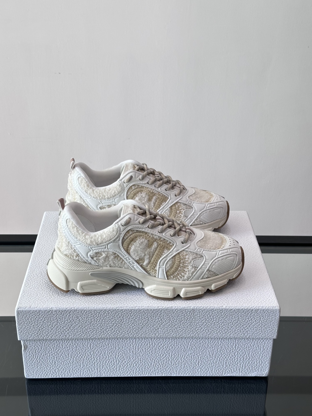 디올 크로노 스니커즈 베이지 