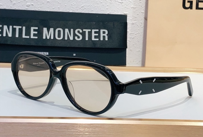 젠틀몬스터 메종 마르지엘라 선글라스 MM211