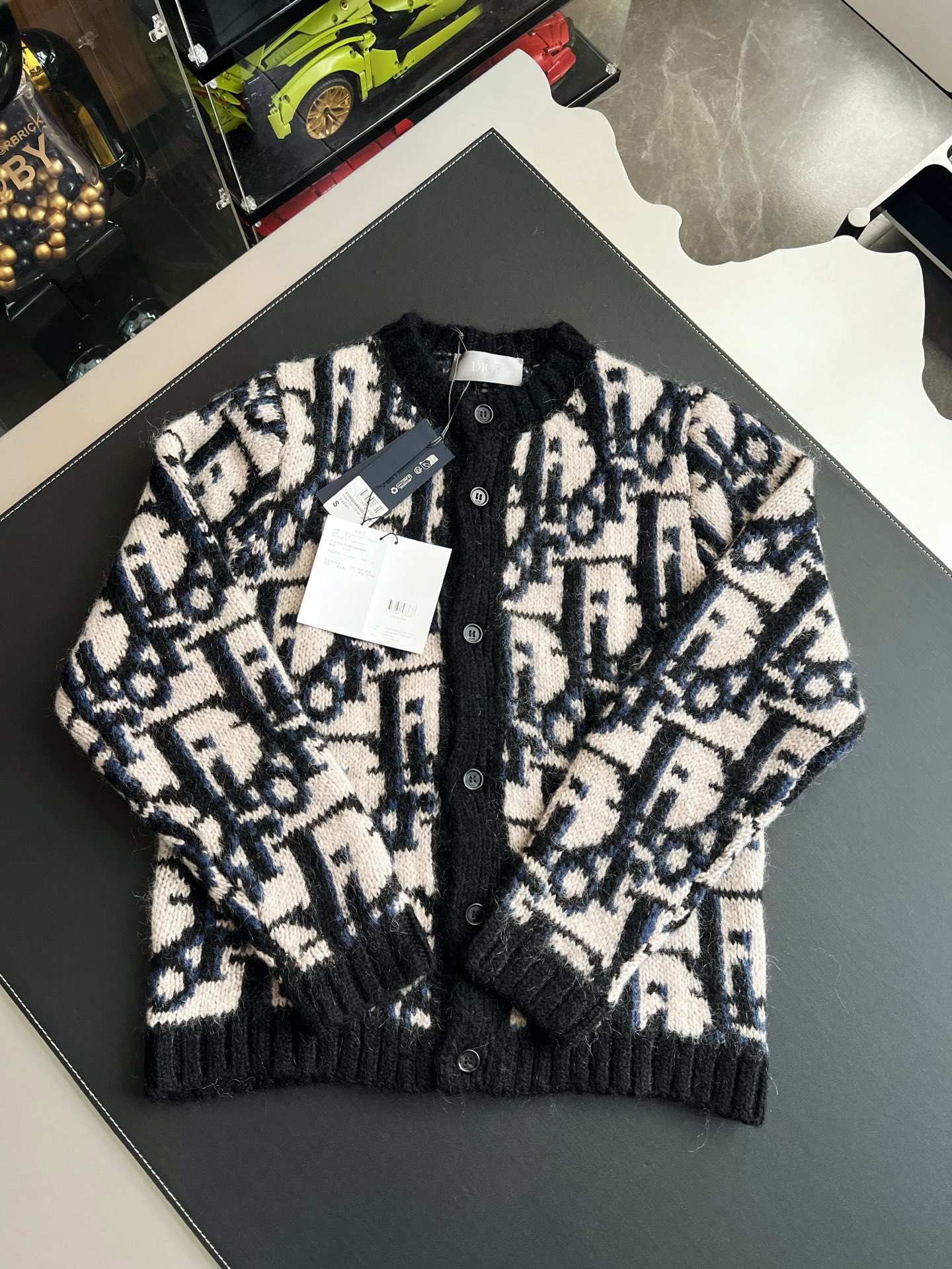 디올 자이언트 오블리크 모헤어 니트 가디건