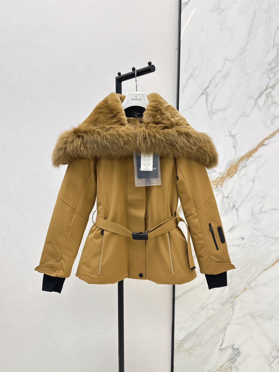 몽클레어 그레노블 폭스퍼 숏패딩 베이지