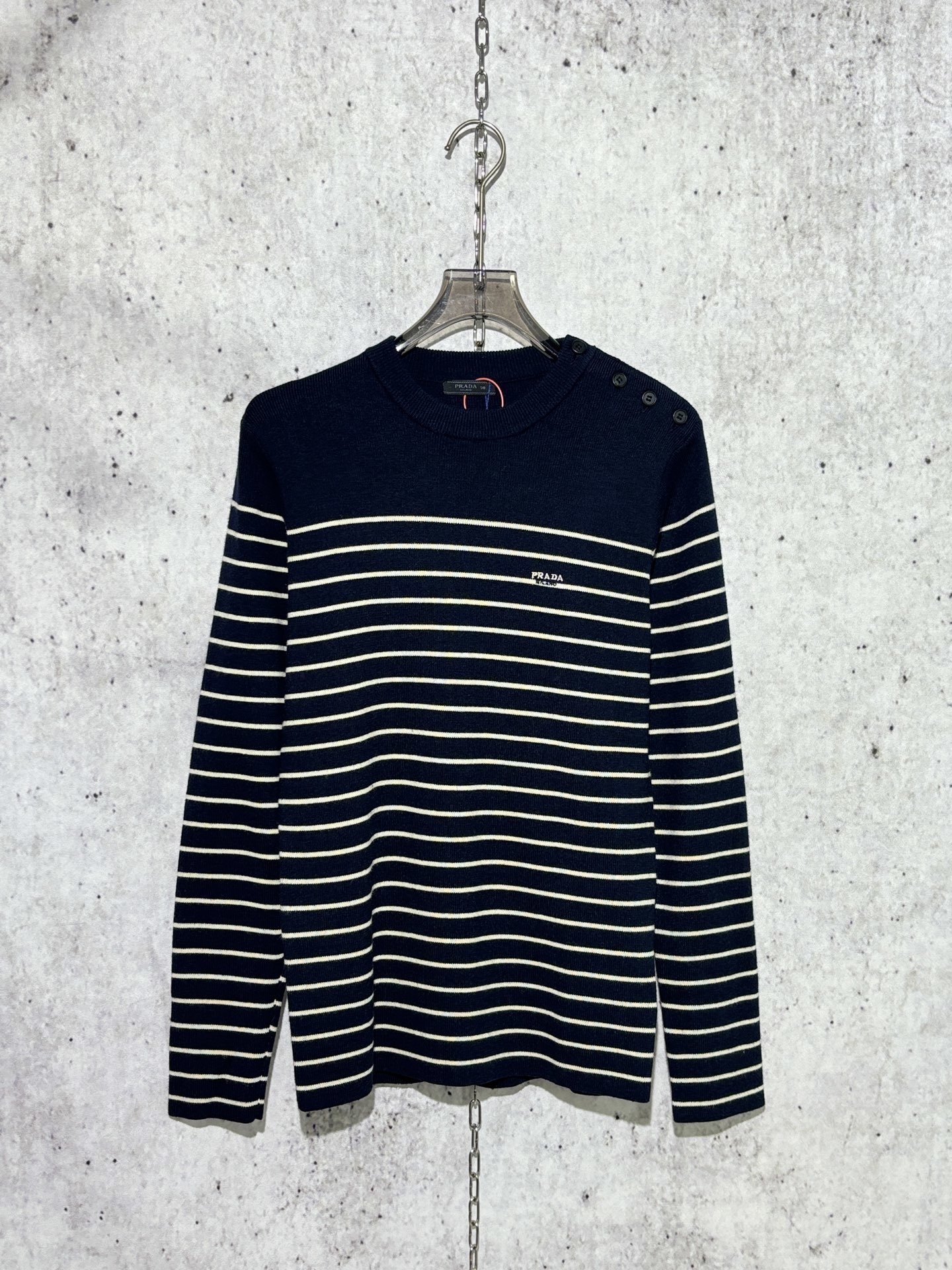 프라다 스트라이트 긴팔 니트 네이비
